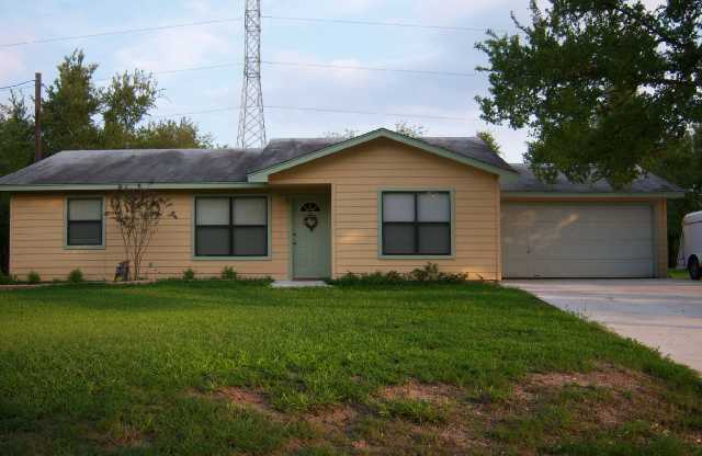 3 beds, 2 baths, $1,700