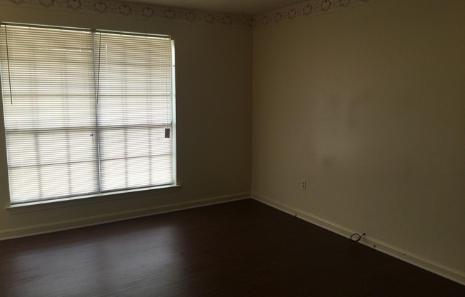 Studio, 1 bath, 500 sqft, $650, Unit 8070-16