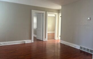 2 beds, 1 bath, $1,025, Unit Unit 2