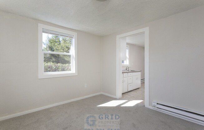 2 beds, 1 bath, $2,195