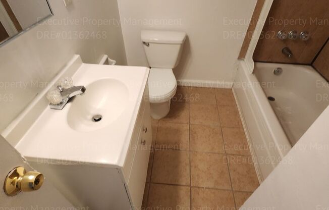 2 beds, 1 bath, 700 sqft, $1,050, Unit 1815-2