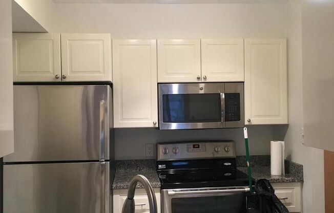 1 bed, 1 bath, 625 sqft, $2,650, Unit 2111 Wisconsin Avenue NW, Unit 406