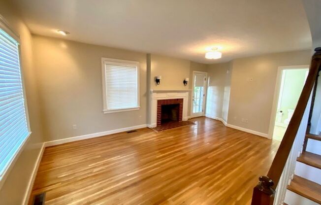 Gorgeous 3 Bedroom Renovated Home!