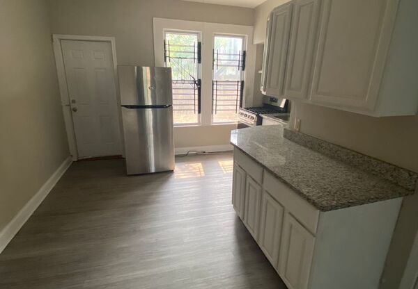 351 X GREENMOUNT AVE