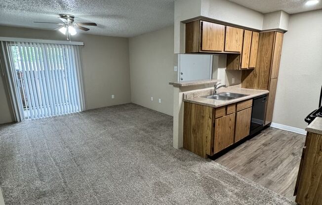 1 bed, 1 bath, 615 sqft, $885, Unit 401