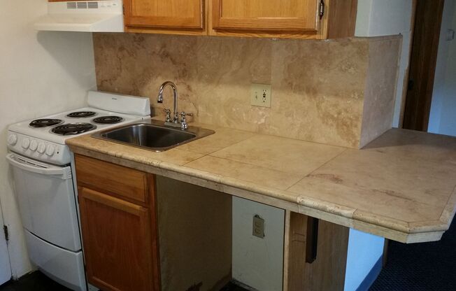 1 bed, 1 bath, 700 sqft, $1,205, Unit 126-LL5