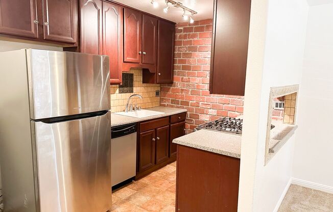 Nice Apartment-Close to UCD Med Center!