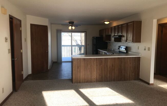 2 beds, 1 bath, 950 sqft, $1,300, Unit C