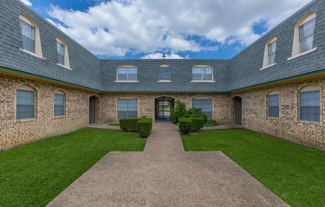 WELCOME TO TICKNOR TERRACE IN GRAPEVINE, TEXAS