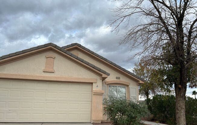 Charming 3-Bedroom Single-Story Corner Home in Northwest Las Vegas For Rent!