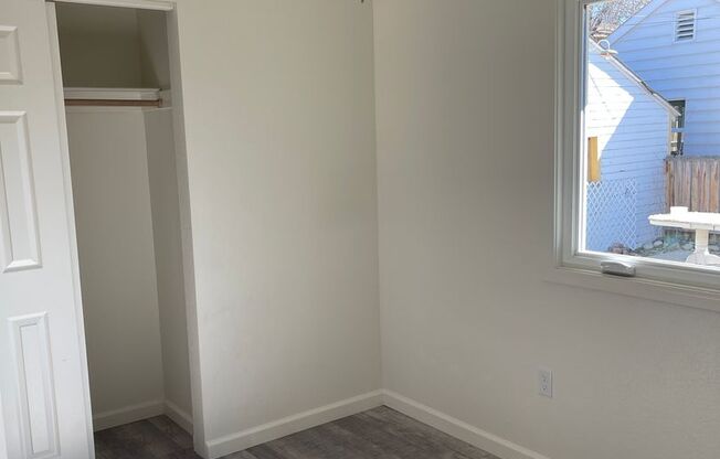 2 beds, 1 bath, $1,400