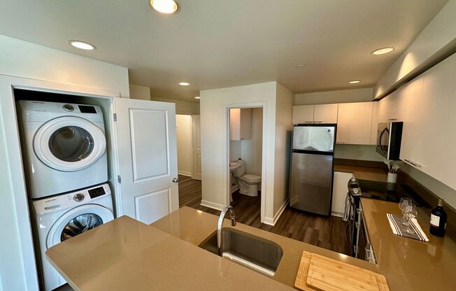 1 bed, 1.5 baths, 872 sqft, $2,395, Unit Unit 402