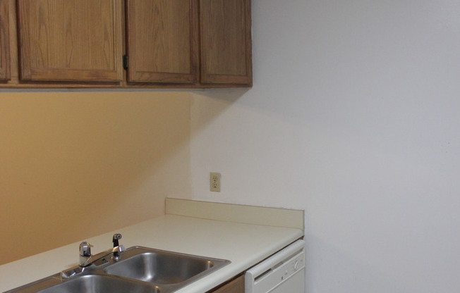 2 beds, 2 baths, $1,325