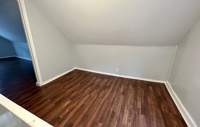 2 beds, 1 bath, $1,595