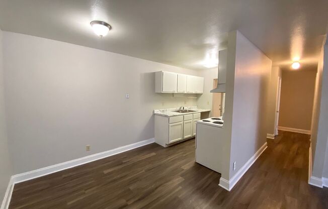 2 beds, 1 bath, 807 sqft, $750, Unit Unit 2-210