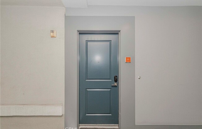 2 beds, 2 baths, 1,042 sqft, $3,600