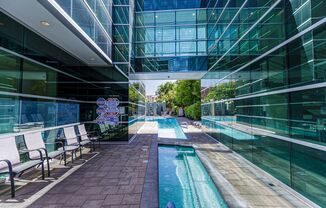 Top Floor 2 Bedroom Condo Located in Manhattan