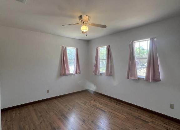 3 beds, 2 baths, 1,568 sqft, $1,495