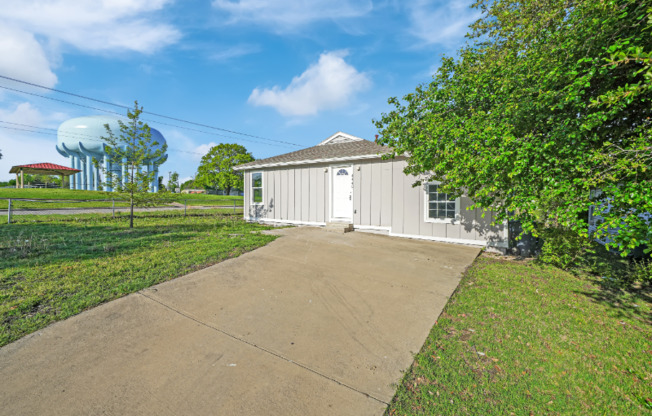 4440 LUBBOCK AVE