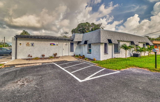 1212 S HIGHLAND AVE