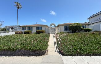 10 Units Ocean Beach... 1/2 block to beach