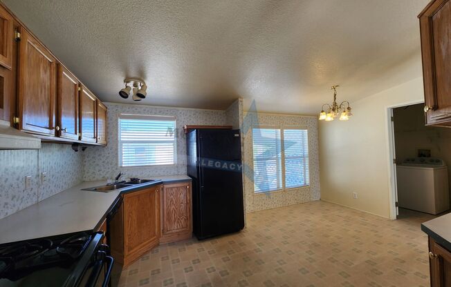 3 beds, 2 baths, $1,250