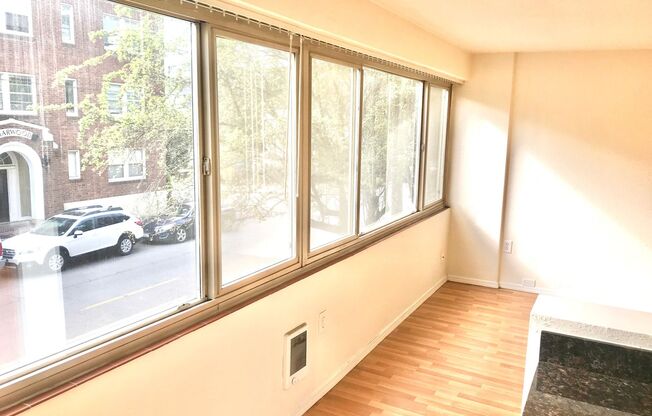 1 bed, 1 bath, 560 sqft, $1,595, Unit 102