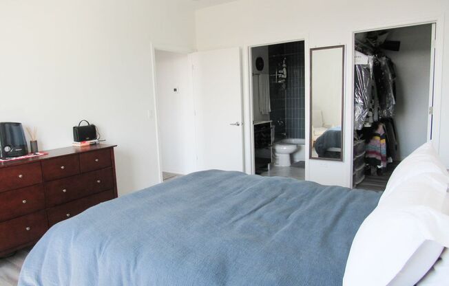 2533/2535 W. Fullerton Ave.