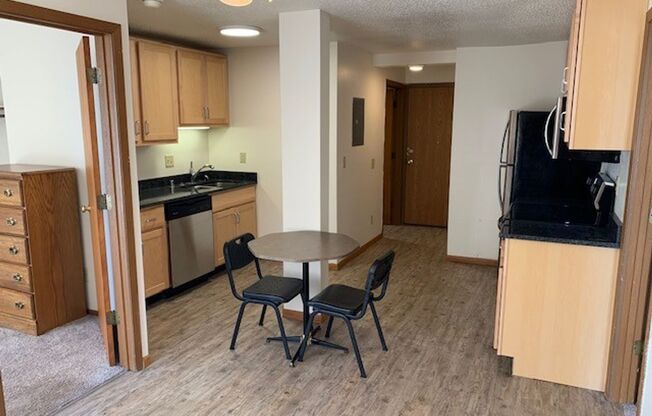 2 beds, 1 bath, $1,635