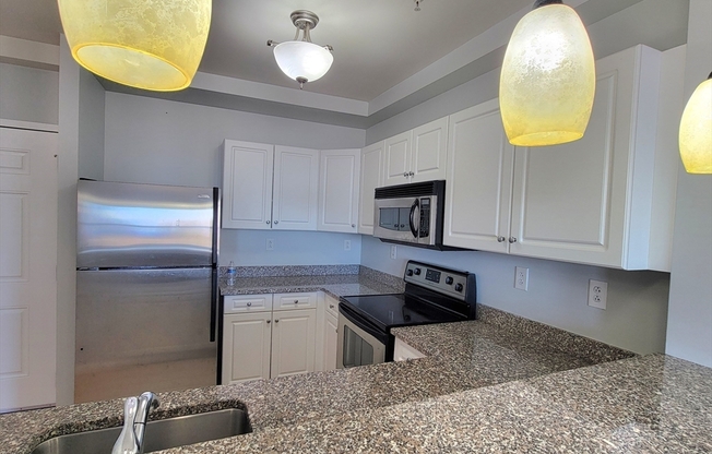 1 bed, 1.5 baths, 1,083 sqft, $2,600, Unit 602