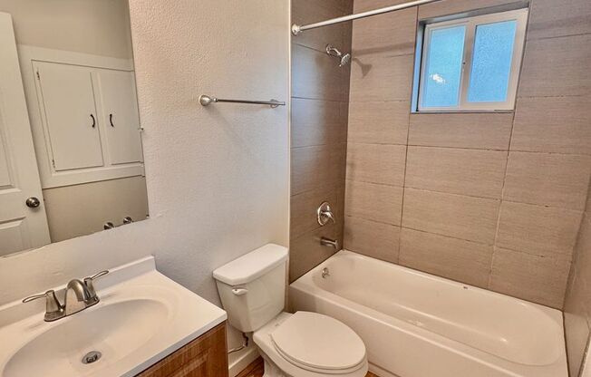 1 bed, 1 bath, $1,125, Unit 38