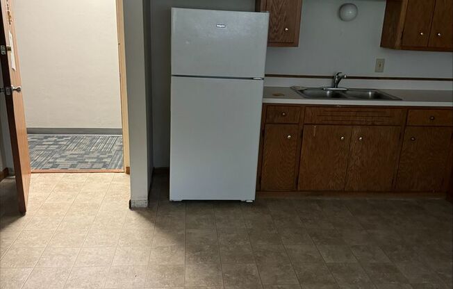 1 bed, 1 bath, $815, Unit 4