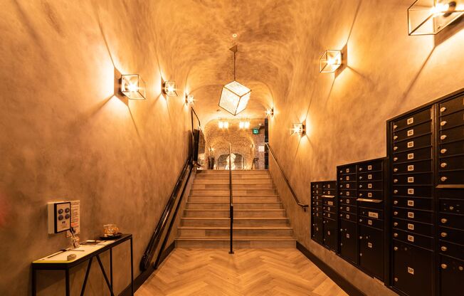 Studio, 1 bath, 515 sqft, $2,056, Unit 405