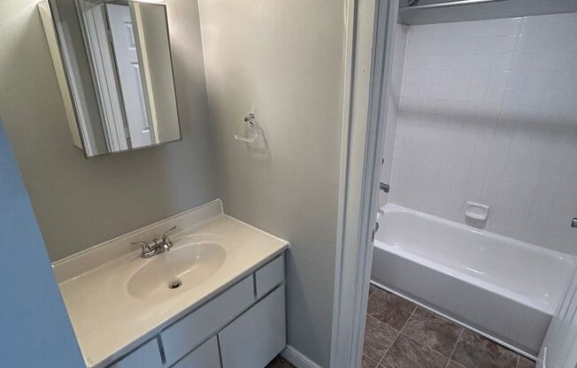728 East 16th Street (New Town)