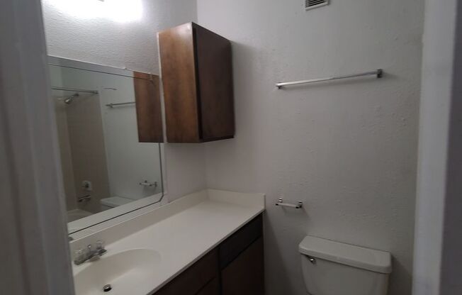 1 bed, 1 bath, 658 sqft, $1,000