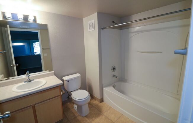 2 beds, 2 baths, 930 sqft, $1,795, Unit T2112