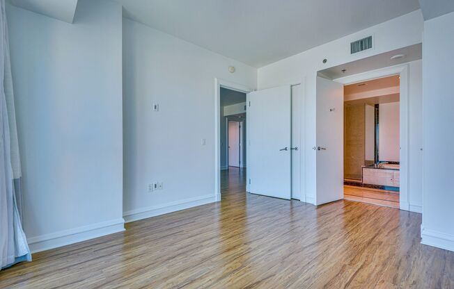 2 beds, 2 baths, $2,450, Unit # 2407