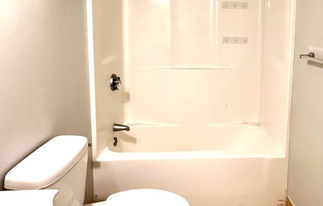 1 bed, 1 bath, 670 sqft, $1,850, Unit 231