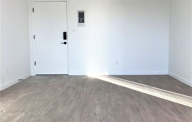 2 beds, 2 baths, 900 sqft, $3,145, Unit 28