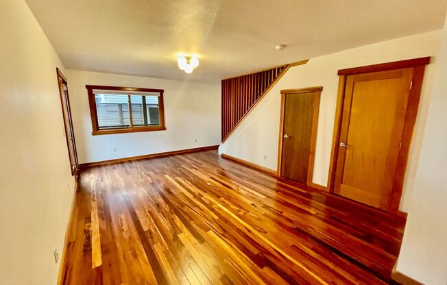 Charming 2BD/1BA Condo in the Heart of Kerns – Style, Comfort, and an Unbeatable Location