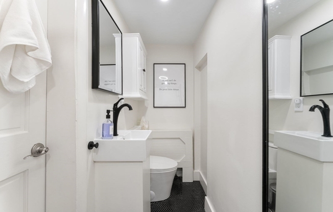 Studio, 1 bath, 200 sqft, $2,250, Unit 3R