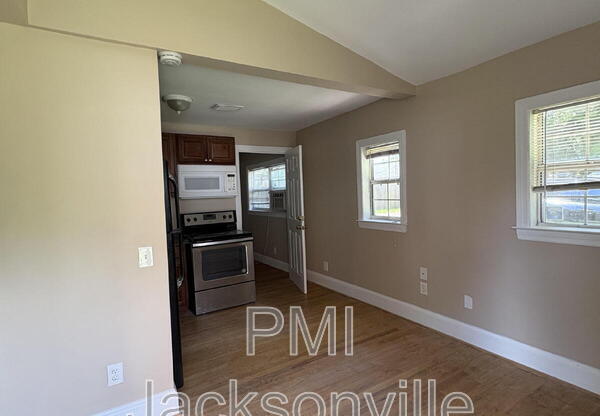 2908 POST ST