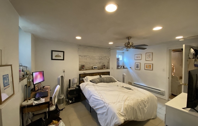 7 BALDWIN PL