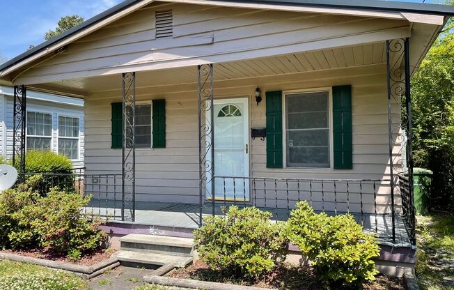 Single family bungalow in downtown Wilmington!