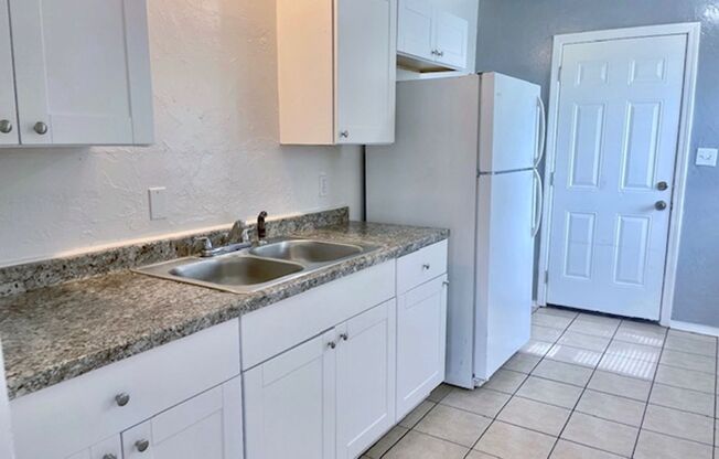 2 beds, 1 bath, 870 sqft, $930, Unit 6600-#305