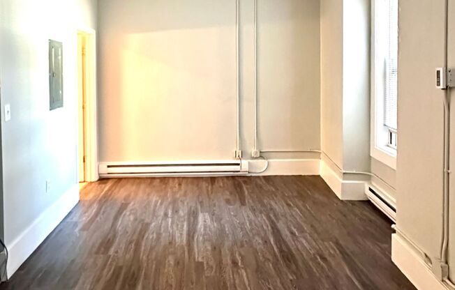 Studio, 1 bath, 215 sqft, $1,325, Unit 606