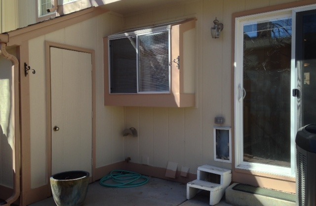 2 beds, 2 baths, $1,800