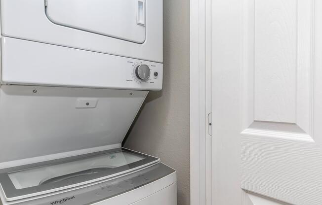 1 bed, 1 bath, 725 sqft, $949