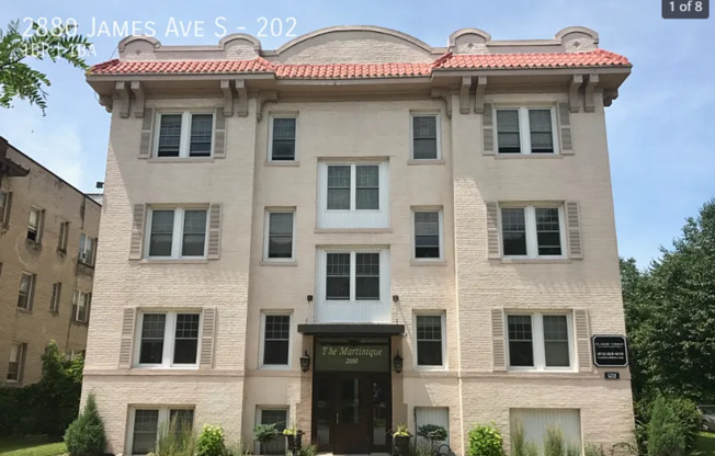 2 beds, 1 bath, 1,077 sqft, $1,350, Unit 43