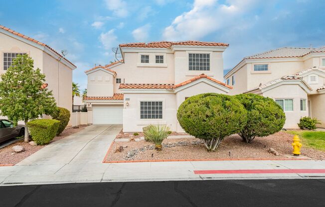 Stunning 4 Bedroom in Henderson with Pool!